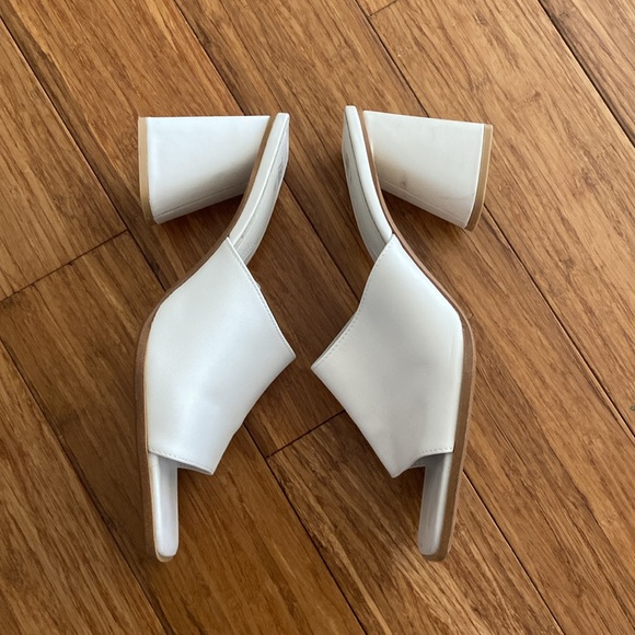 Zara White Block Heel Leather Sandals - Picture 4 of 7